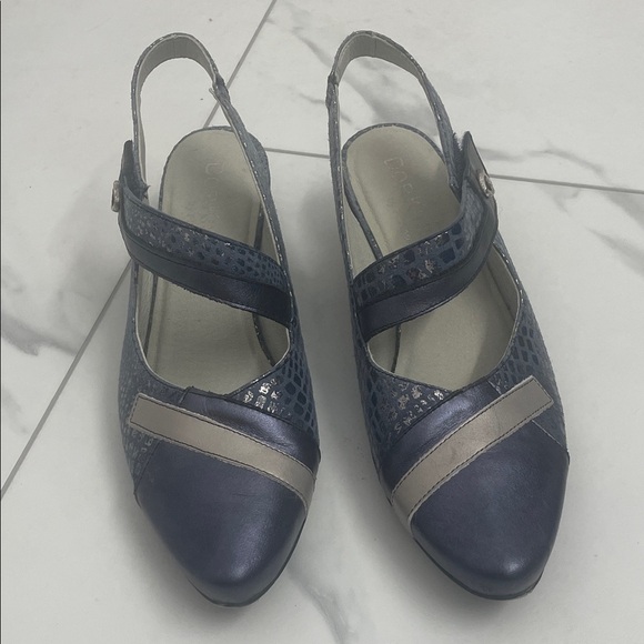 DorKing by Fluchos Leather Slingback Shoes with Stacked Heel Blue & Silver Sz 41 - Picture 1 of 9